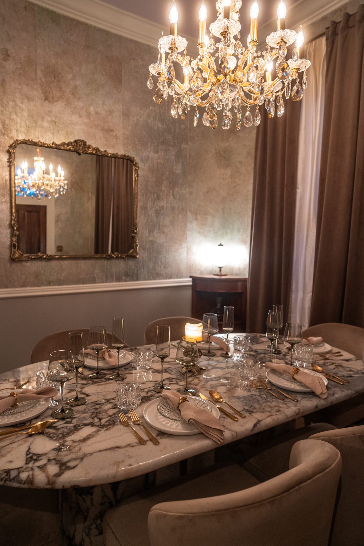 The dining room, upright