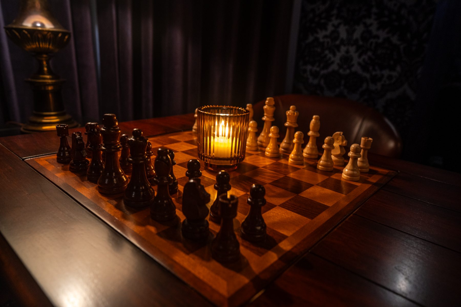 Candlelight on the chessboard